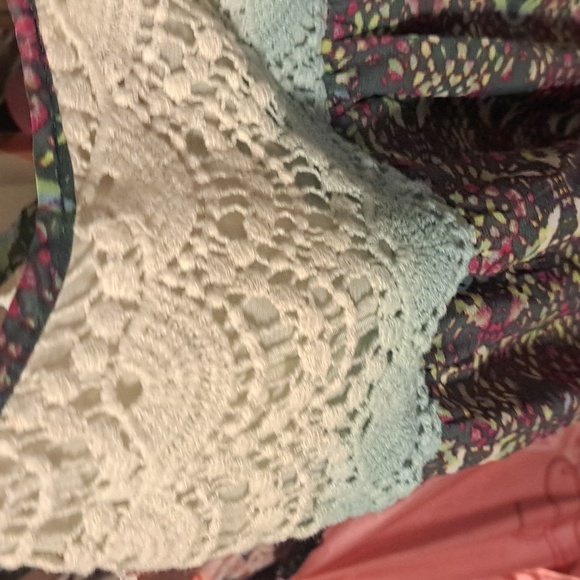 BKE LACE TOP - Picture 6 of 7